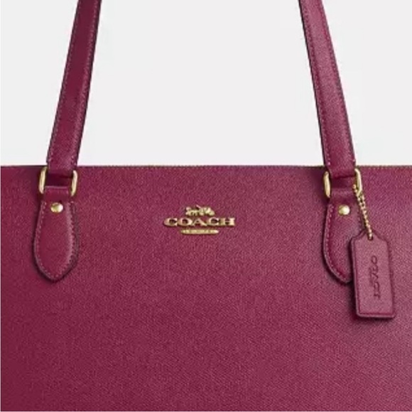 Coach Gallery Tote Bag
Shoulder Bag - Picture 7 of 16